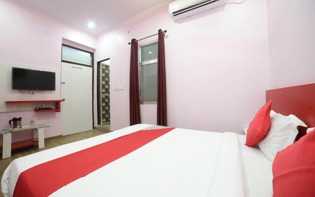 OYO 24220 Hotel Bohra International