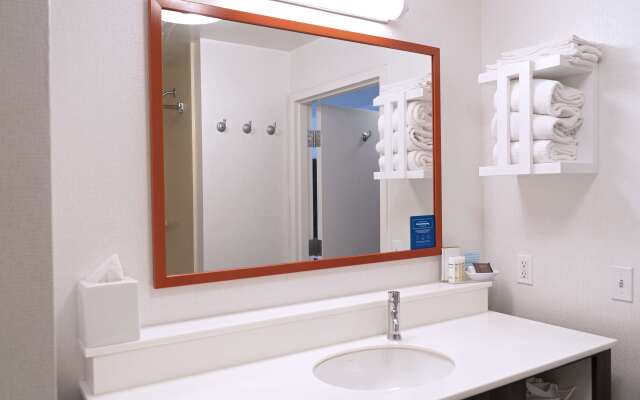 Hampton Inn & Suites Seal Beach