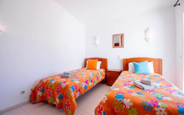 32A Vale do Milho Stunning Detached Villa Close