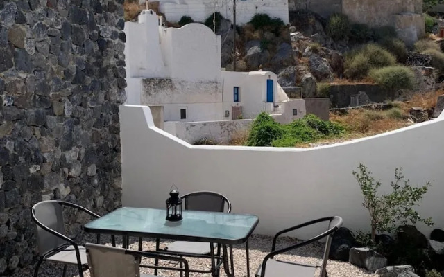 Timedrops Santorini Kallisti Villa Courtyard Suite