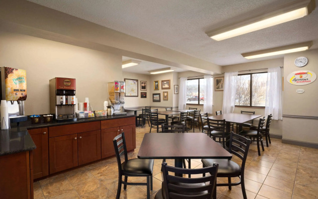 Super 8 by Wyndham Ithaca