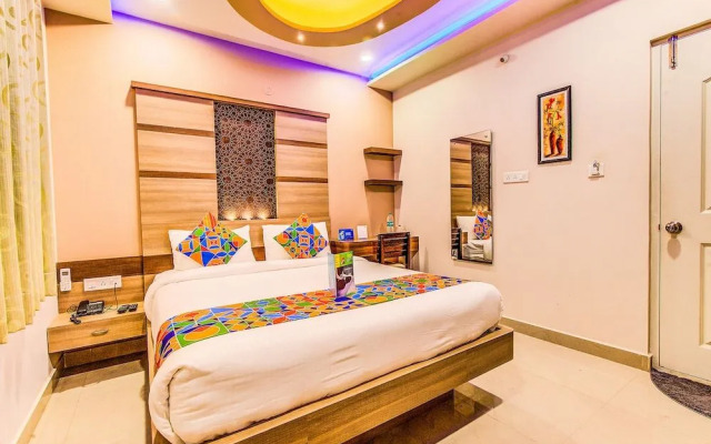FabHotel Vipra Enclave