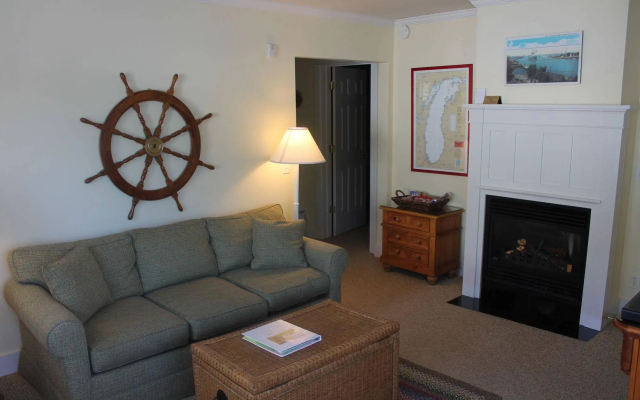 Captain's Cottage Suites