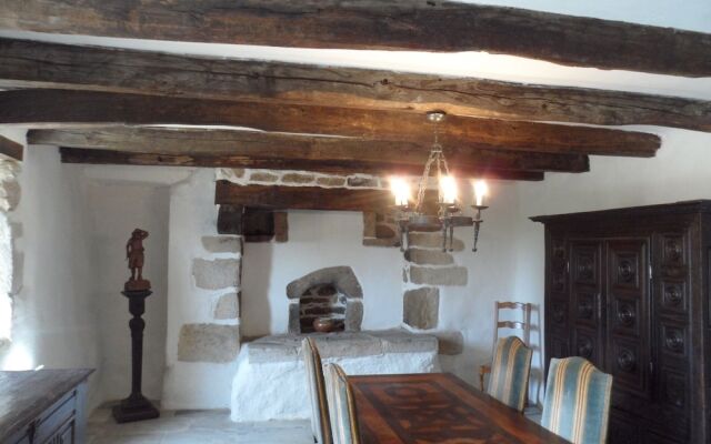 House With 4 Bedrooms in Plogastel-saint-germain, With Enclosed Garden