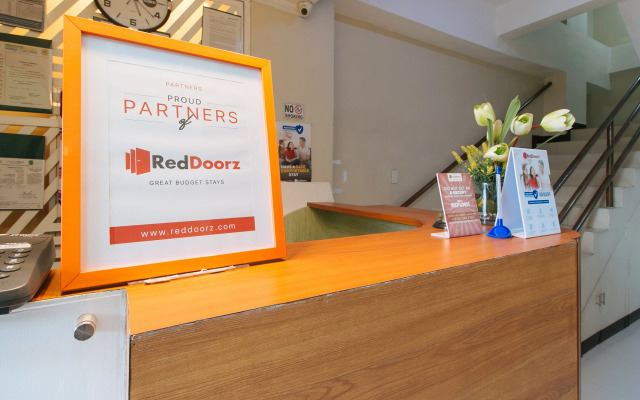 RedDoorz near C5 Kalayaan Avenue Makati
