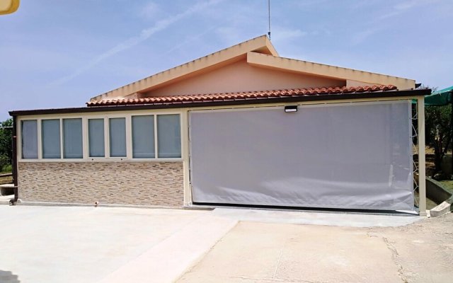 House with 3 Bedrooms in Menfi, with Wonderful Sea View And Enclosed Garden - 1 Km From the Beach