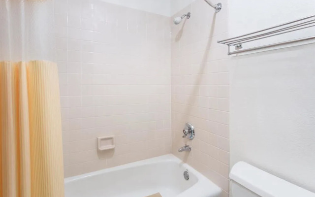 Days Inn Sheboygan/The Falls