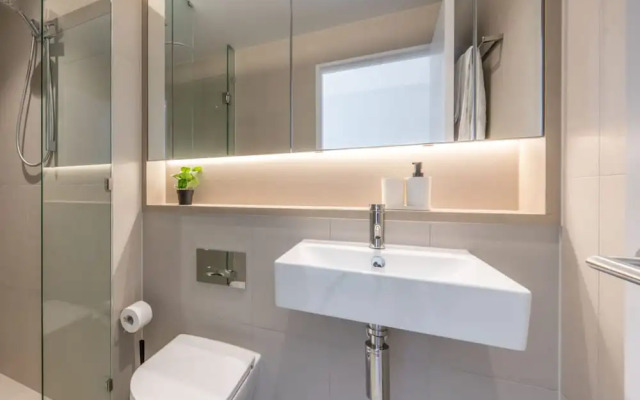 Melbourne Private Apartments - Collins Wharf Waterfront, Docklands