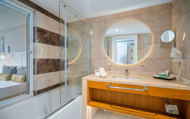 U232 Hotel