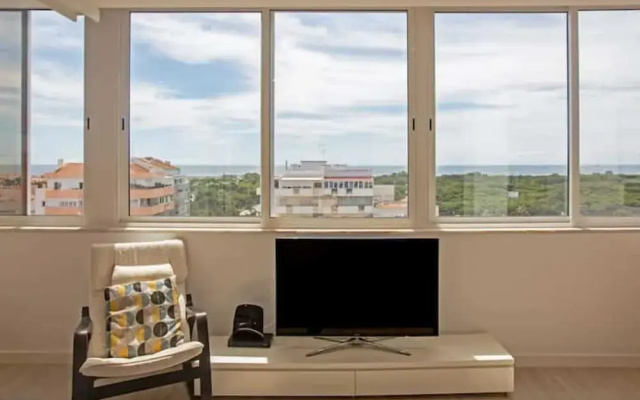 Magnificent 1 Bedroom Apartment With Views Over The Ocean