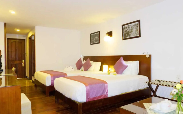 Vinh Hung Riverside Resort & Spa