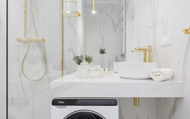Grzybowska Elegant Apartment by Renters