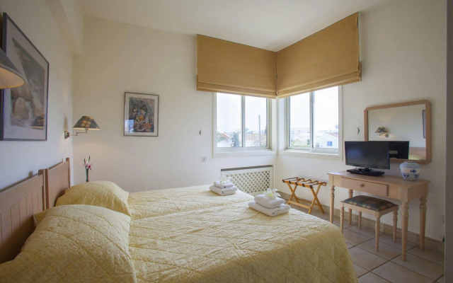 Alia Seafront Suite