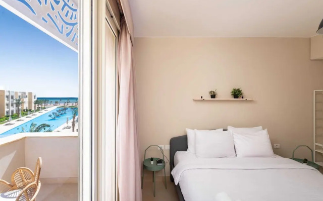 Xuru Stays I Roomy & Relaxed 1bdr @ Mangroovy Free Beach & Pool