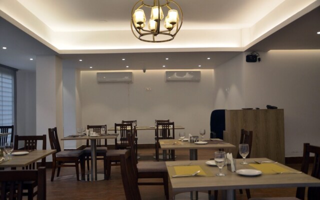 Priyo Nibash Stylish Residential Hotel