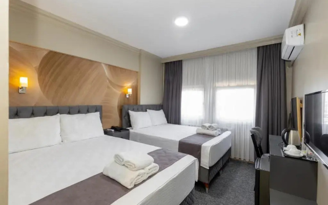 Loyal City Hotel