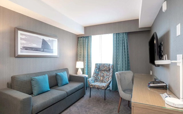Sandman Signature Ottawa Airport Hotel