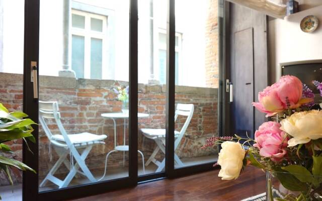 Trifora apartment