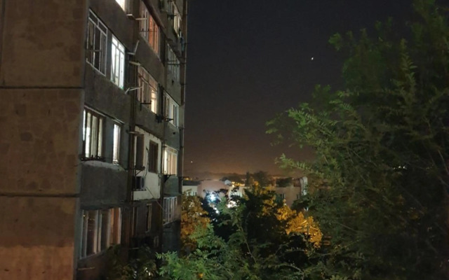 Sunny Apartment close to Erebuni mall