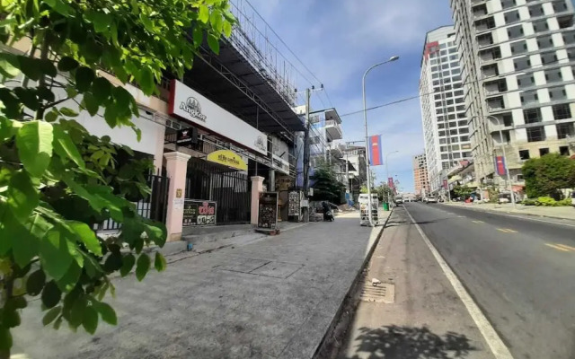 kings luxury hotel 1