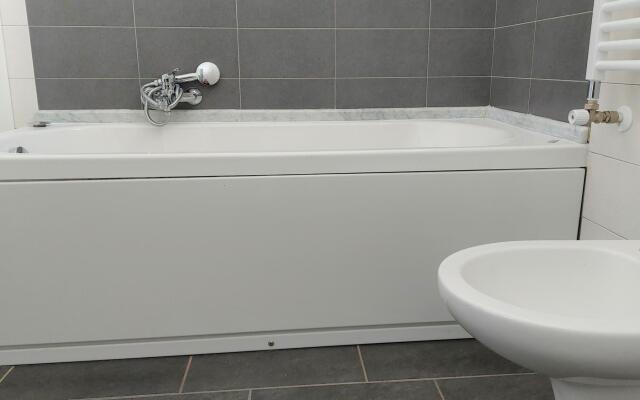 Welcomely - Senyera Apartment