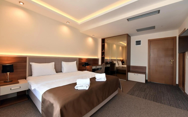 Hotel Lazaro