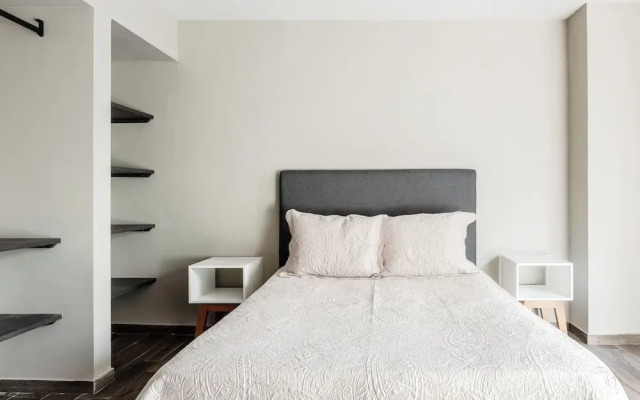 Modern Flat by Polanco Balcony Pet Friendly