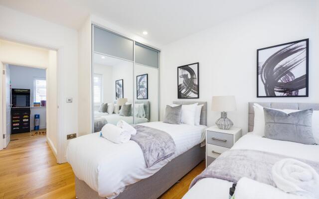 Luxurious - Pool Table - Games Room - Free Parking