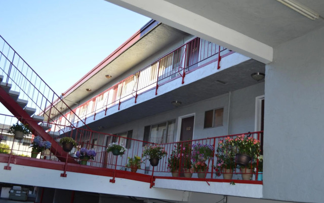 Glass Slipper Inn - Stanford Palo Alto