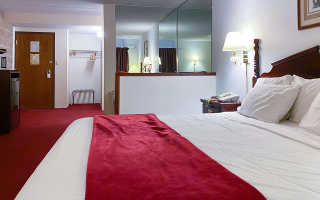 Voyageur Inn and Conference Center