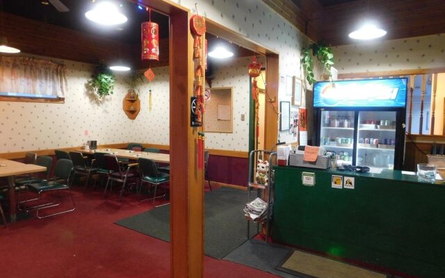 The Lakeview Inn