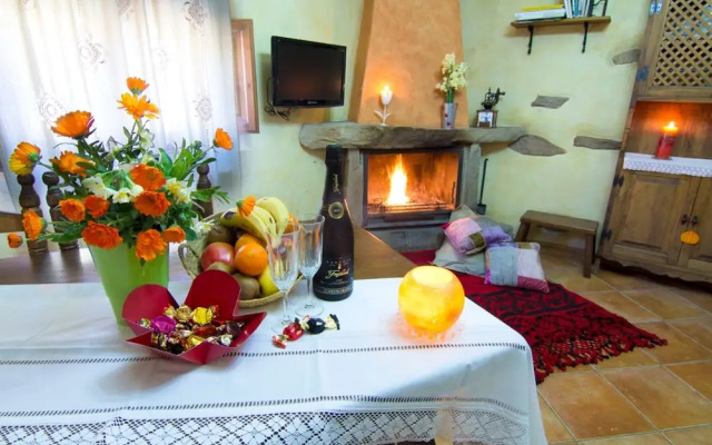 Romantic House for 2 People With Jacuzzi