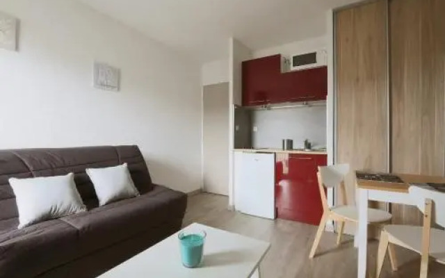 Very nice studio Tours