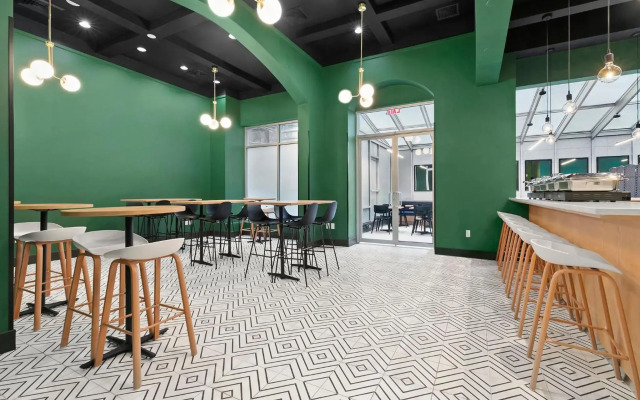 Holiday Inn Manhattan 6th Ave - Chelsea by IHG