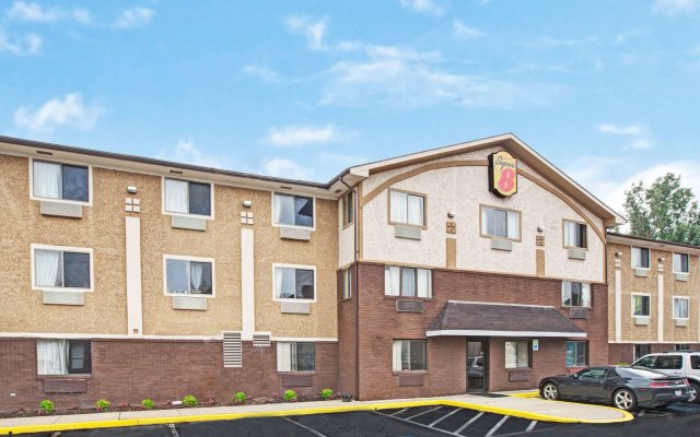 Super 8 by Wyndham Baltimore/Essex Area