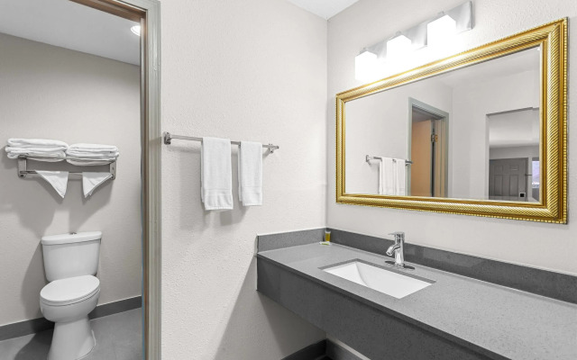 Days Inn by Wyndham Huntington