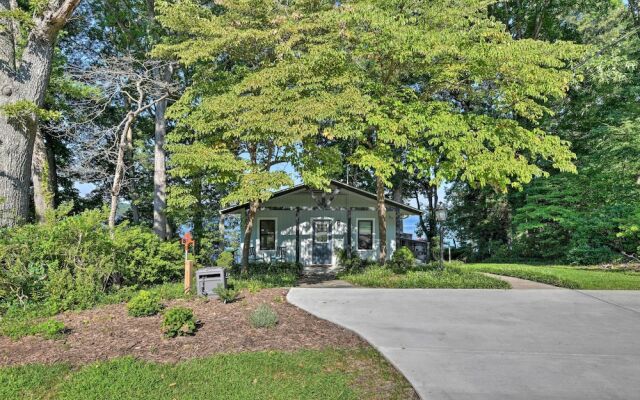 Dreamy Lake Norman Cottage w/ Panoramic Lake Views