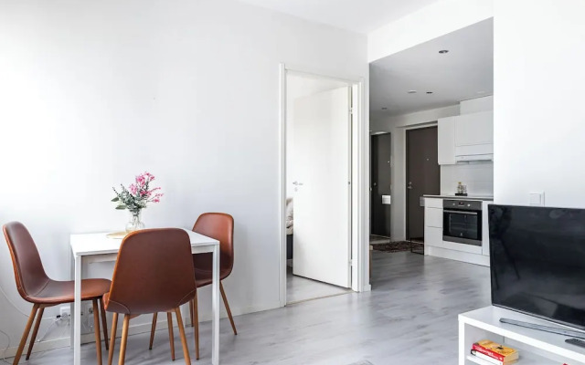 Modern 1BR Home with Sauna & Balcony