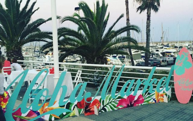 Oasis Close Barcelona Pool Tennis Beach