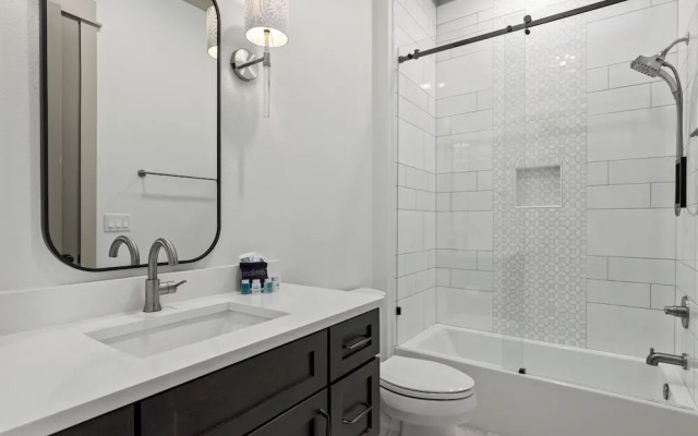 Pineapple Paradise! 6BR 7BA Beachfront House! Private Pool! Grill! Sleeps 16!