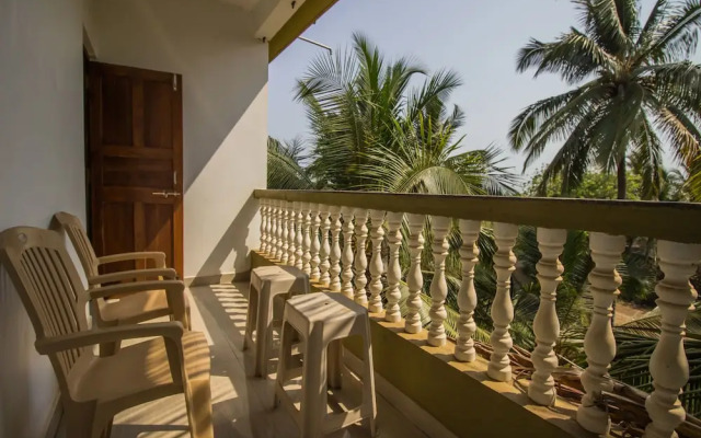 OYO 13203 Home Bright Studio Near Morjim Beach
