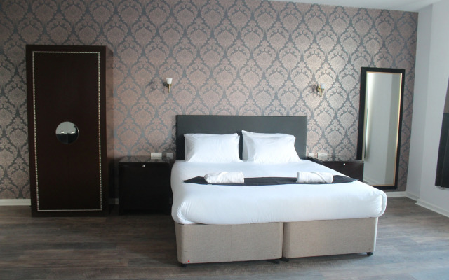 Park Hotel & Apartments