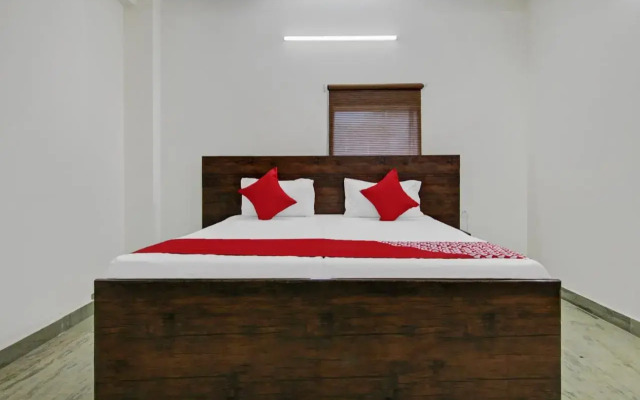 OYO Flagship 70198 Madhuban Residency