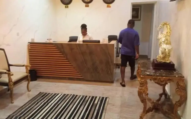 Reina Villa Hotel