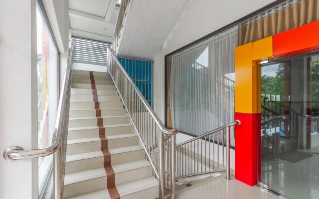 RedDoorz near RSU Suaka Insan