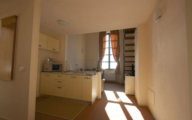 Miramare Apartments & Suites