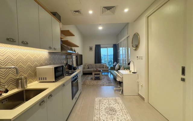 Central 1BHK in Dubai Hills. Burj View