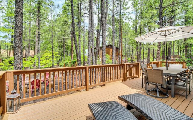 Near Dining, Hiking & Golf: Pinetop Log Cabin!