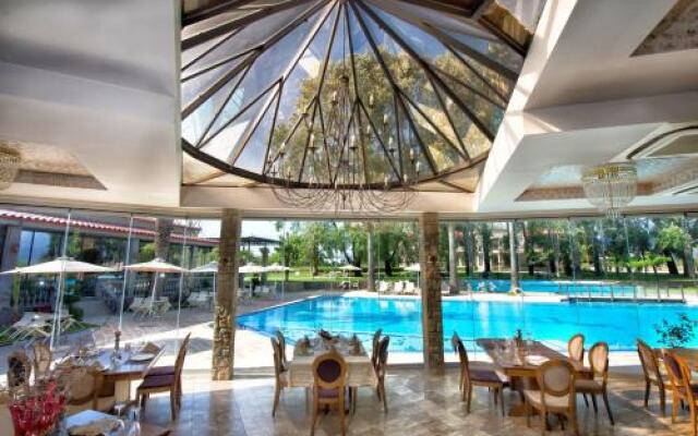Corali Resort