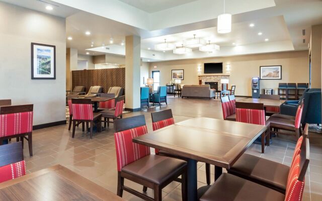 Comfort Suites University
